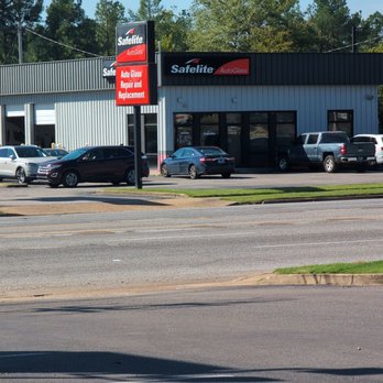 Safelite AutoGlass - The offending store. - Auto Glass Services Near Me - Memphis, Tennessee