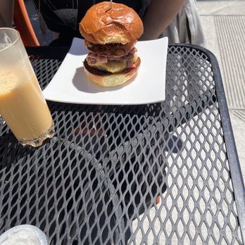 310 Eatery - Traffic jam hamburger - Burgers Near Me - Albany, California