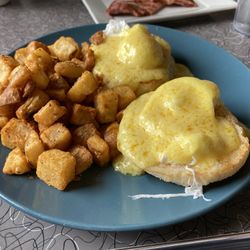 Vernon's Thunderbird Diner - Eggs Benedict