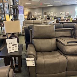 Raymour & Flanigan Furniture and Mattress Outlet