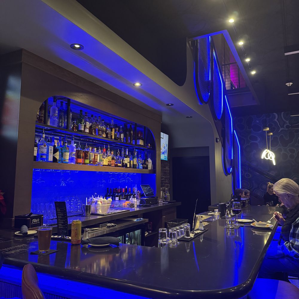 Bar Ellis - Downstairs bar - Noodles Near Me - Noblesville, Indiana