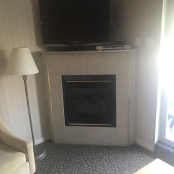 Pinnacle Hotel Whistler - TV and fireplace - Hotels Near Me - Whistler, British Columbia Pinnacle Hotel Whistler - TV and fireplace - Hotels Near Me - Whistler, British Columbia