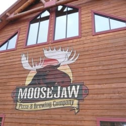 Moosejaw Pizza & Dells Brewing