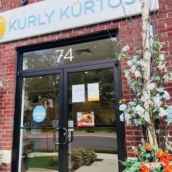 Kurly Kürtősh Café - Entrance - Desserts Near Me - Nutley, New Jersey