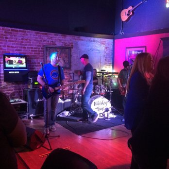 Star Lounge - Friday night live cover band, place is worth a try, as far as divey places go. - Dive Bars Near Me - Ventura, California