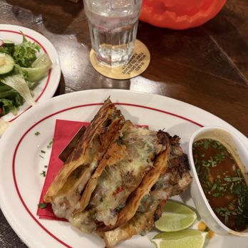 Twin Cities 400 Tavern - Birria Tacos - Bars Near Me - Minneapolis, Minnesota Twin Cities 400 Tavern - Birria Tacos - Bars Near Me - Minneapolis, Minnesota