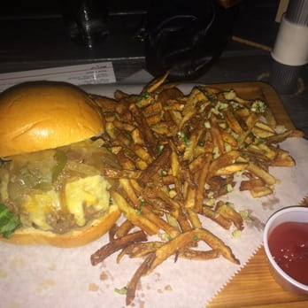 School House Pub - Pubs Near Me - Austin, Texas