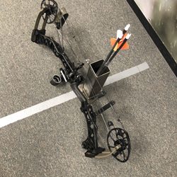 Wilde Arrow Archery - Testing out my new bow at their indoor range.
