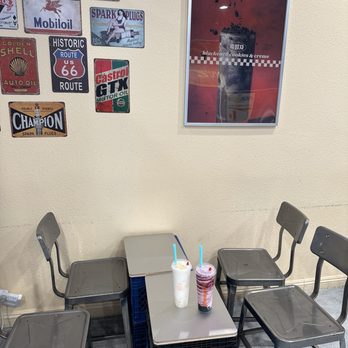 Podong Seoul Tea - Cute lil tables & chairs that remind me of Korea - Bubble Tea Near Me - La Mirada, California