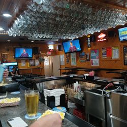 Ditto's Bar - Free popcorn!