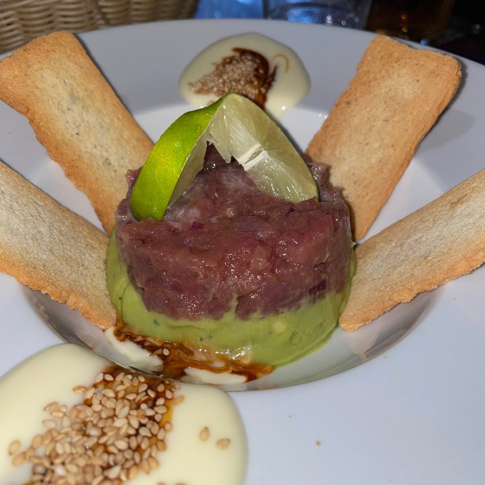 El Mini Bar - Tuna tartare - Tapas Bars Near Me - Madrid, M