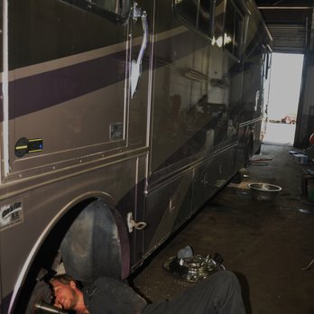 Ed's Truck Service - Auto Repair Near Me - Ottawa, Ontario Ed's Truck Service - Auto Repair Near Me - Ottawa, Ontario