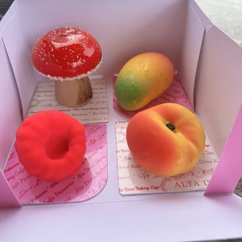 Altadena Bakery - Desserts Near Me - Burbank, California Altadena Bakery - Desserts Near Me - Burbank, California