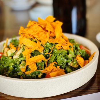 Louis - Super salad - Cafes Near Me Louis - Super salad - Cafes Near Me