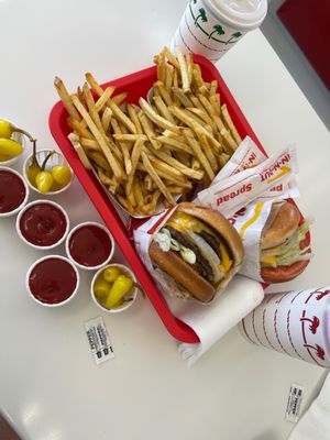 In-N-Out Burger by null