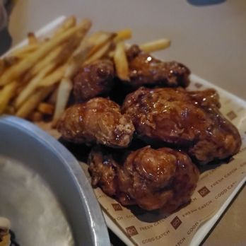 Good Catch Boil House - "Fried Wings Basket" - Cajun/Creole Near Me - Markham, Ontario