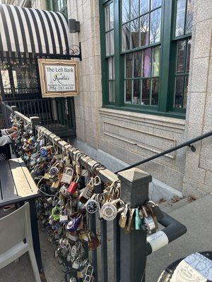 Amélie's French Bakery & Café by null