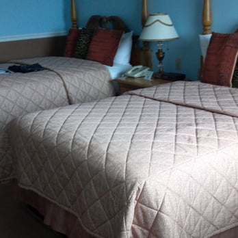 The Riveredge Resort - beds - Hotels Near Me - Alexandria Bay, New York The Riveredge Resort - beds - Hotels Near Me - Alexandria Bay, New York