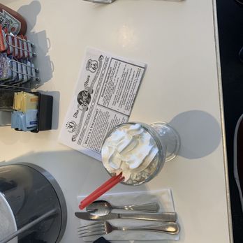 Cafe 50's - Diners Near Me - Los Angeles, California
