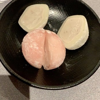 Seoul Mama - Strawberry / cookies & cream mochi - Korean Near Me - Bloomington, Illinois Seoul Mama - Strawberry / cookies & cream mochi - Korean Near Me - Bloomington, Illinois