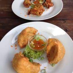 Himalayak - Samosa, pakora and mango chutney