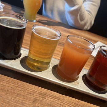Yard House - Beer Flight - New American Near Me - Springfield, Virginia