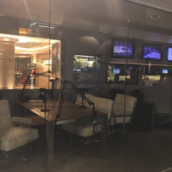 Lagasse S Stadium 563 Photos 663 Reviews Sports Bars 3325