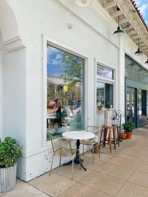 The Clover and the Bee by null