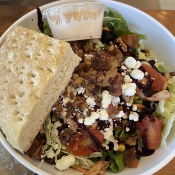 Yelp Elite Experience: Urbane Cafe - Santa Maria BBQ Salad - Yelp Events Near Me - Bakersfield, California