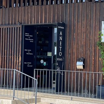 Aneto Wines - Outside - Wineries Near Me - Lamego, 17