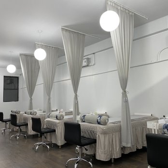 Lash Spa Eyelash Extensions - Lashing Area - Eyelash Service Near Me - Brooklyn, New York Lash Spa Eyelash Extensions - Lashing Area - Eyelash Service Near Me - Brooklyn, New York
