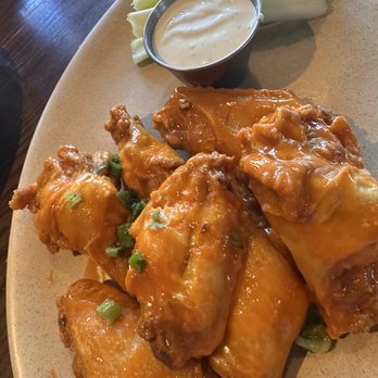 Iron Horse Tavern - Chicken wings - New American Near Me - Folsom, California