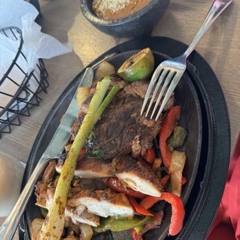 Fat Rosie's - Chicken and steak fajitas - Mexican Near Me - Oak Brook, Illinois