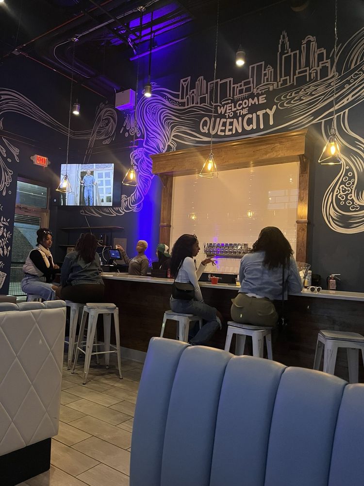 Hippin Hops Brew-Stillery