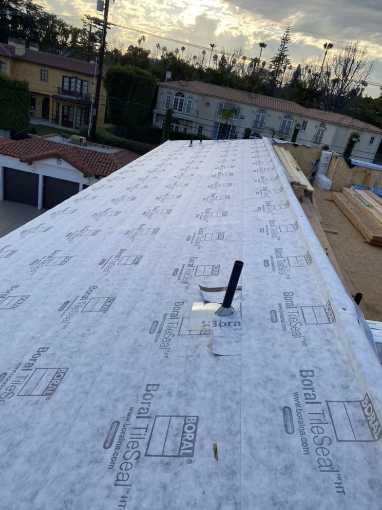 Slide of Daniel’S Roofing