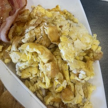 Burritos Delicias y Mas - Dry and burnt eggs - Food Trucks Near Me - Buckeye, Arizona