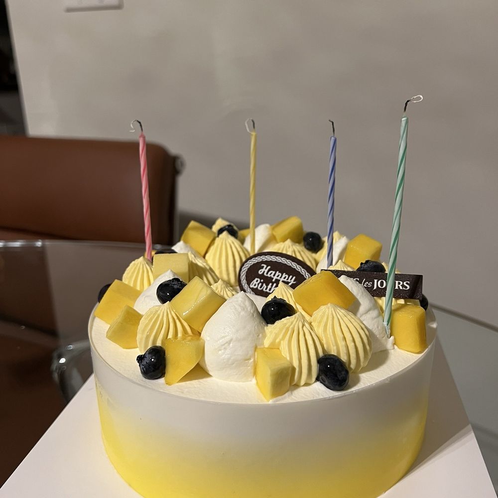Tous Les Jours - Mango cloud cake - Bakeries Near Me - Seattle, Washington Tous Les Jours - Mango cloud cake - Bakeries Near Me - Seattle, Washington