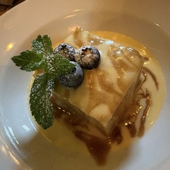 Stella - Bourbon bread pudding - Italian Near Me - Burlingame, California Stella - Bourbon bread pudding - Italian Near Me - Burlingame, California