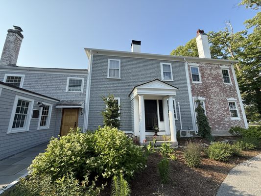 The Winsor House at Island Creek Oyster Farm by null