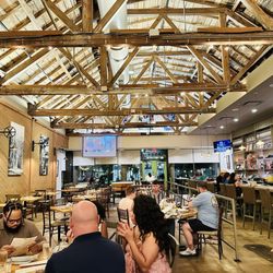 Lula Restaurant Distillery - Inside deets