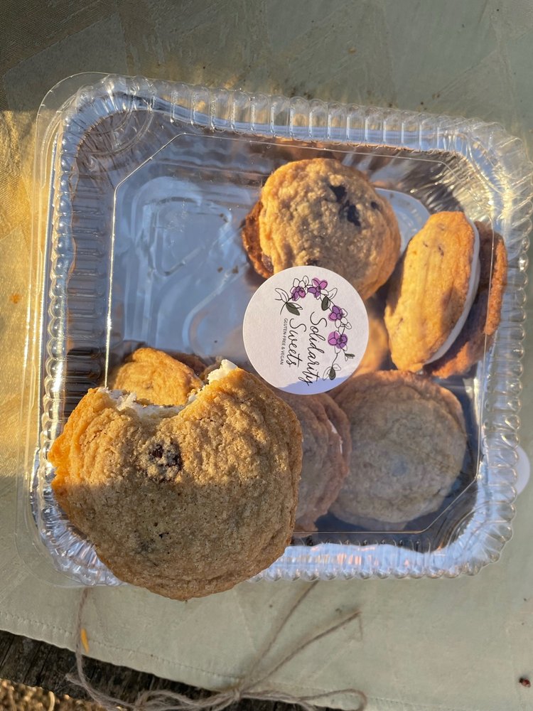 Solidarity Sweets Logo