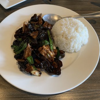 Lin's Kitchen - 木耳炒肉 - Chinese Near Me - Orange, Connecticut Lin's Kitchen - 木耳炒肉 - Chinese Near Me - Orange, Connecticut