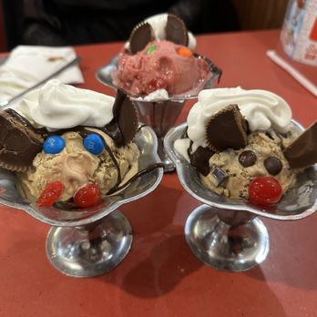 Friendly's - Monster Mash Sundae - Ice Cream & Frozen Yogurt Near Me - East Norriton, Pennsylvania