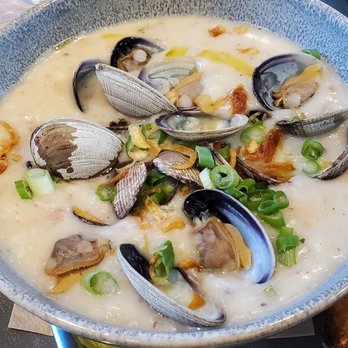 Pacific Catch - Clam Chowder ($17) - Seafood Near Me - Cupertino, California