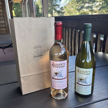 Jason's Vineyard - Wine purchase: Rose and Golden Fleece - Wineries Near Me - Jamesport, New York Jason's Vineyard - Wine purchase: Rose and Golden Fleece - Wineries Near Me - Jamesport, New York