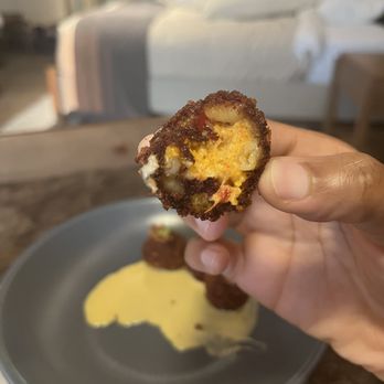 1 Hotel Nashville - Fried mac n cheese - Hotels Near Me - Nashville, Tennessee