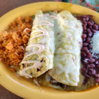 Cocina Madrigal - Chicken Enchilada & Barbacoa Green Chile Enchilada - Tacos Near Me - Phoenix, Arizona Cocina Madrigal - Chicken Enchilada & Barbacoa Green Chile Enchilada - Tacos Near Me - Phoenix, Arizona