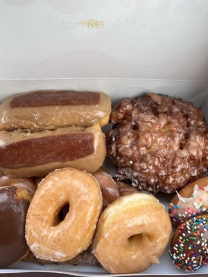 Ronald's Donuts by null