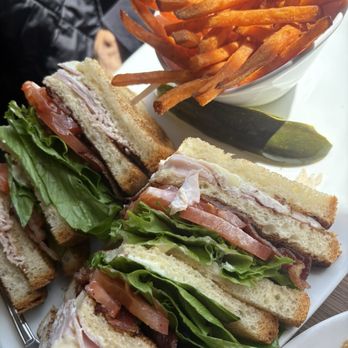 Broken Yolk Cafe - Breakfast & Brunch Near Me - San Diego, California