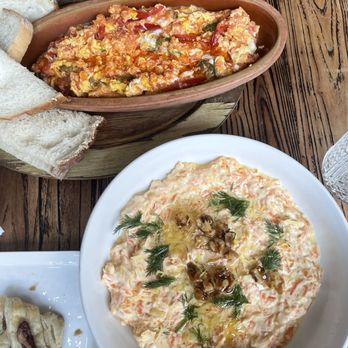 Jujin Broadway Breakfast And Coffee - Shakshuka, soka - Coffee & Tea Near Me - Chicago, Illinois Jujin Broadway Breakfast And Coffee - Shakshuka, soka - Coffee & Tea Near Me - Chicago, Illinois
